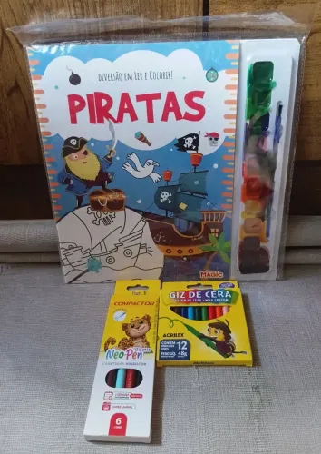 Livro para colorir Piratas, canetinhas e Giz de cera