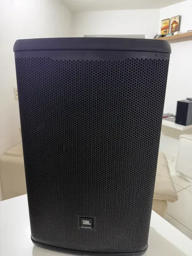 Caixa JBL eon715