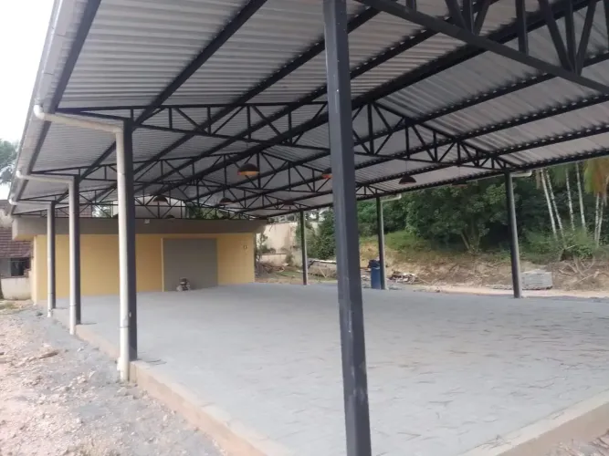 Imóvel para aluguel tem 200 metros quadrados em Centro - Schroeder - SC