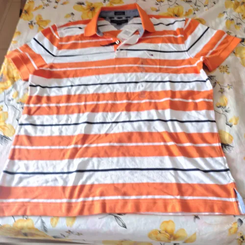 Camisa marca Tommy Hilfiger, nova, original, importada, tamanho médio.