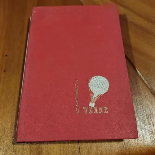 Livro Vinte Mil Léguas Submarinas - Júlio Verne