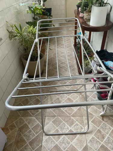 Varal de chão em alumínio