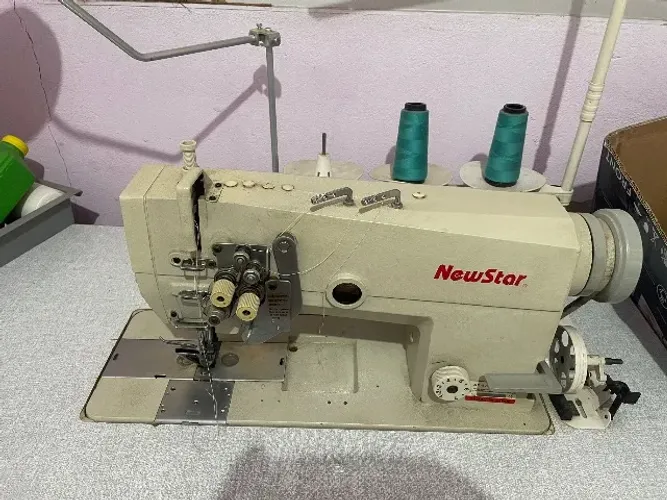 Máquina de costura 