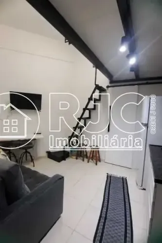Rua Carvalho Alvim , farto comercio e transportes ao redor  (metrô)