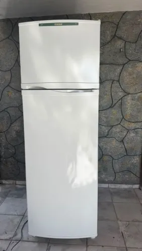 Geladeira d gelo seco 1 mês de garantia faço entrega