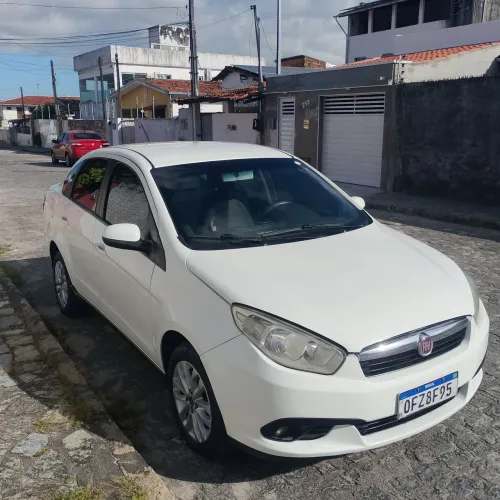 Fiat Grand Siena Tetrafuel 1.4 EVO F. Flex 8V 2013
