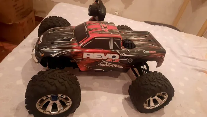 Revo traxxas automodelo