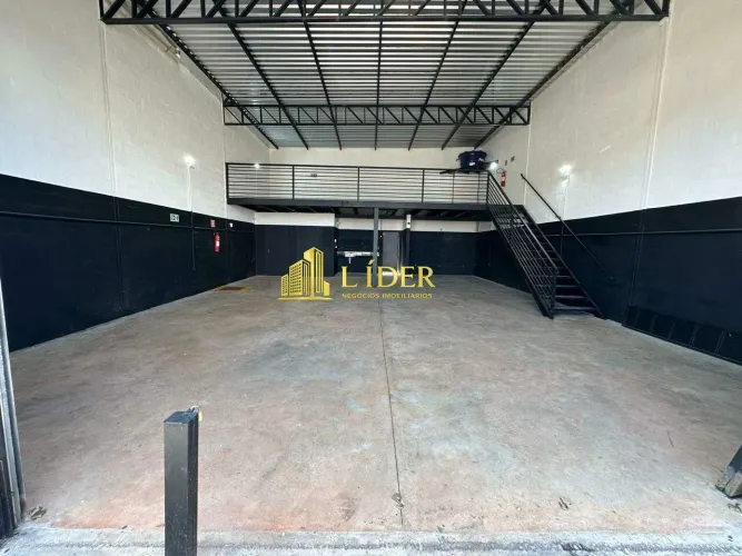 GALPÃO BEM LOCALIZADO