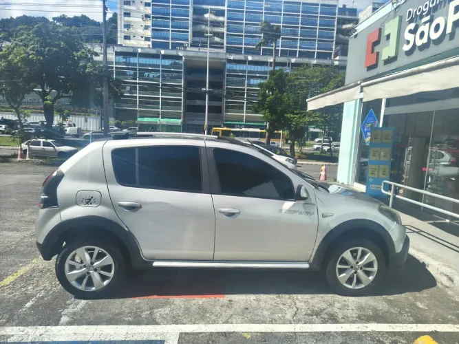 Renault Sandero Stepway Hi-flex 1.6 16V 5P Aut. 2013