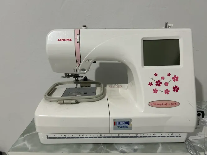 Máquina de bordar 