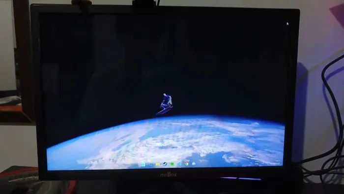Monitor mnBox 75hz semi novo