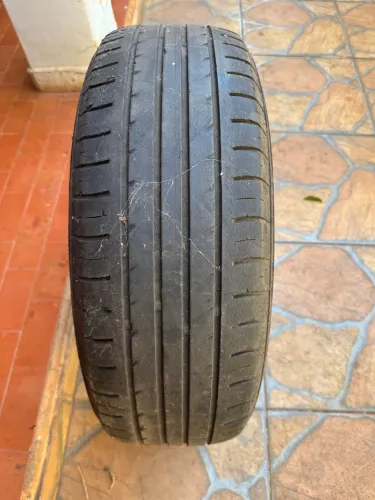 Pneu NEXEN - 215 x 65 x 16, semi-novo, 80% de vida útil