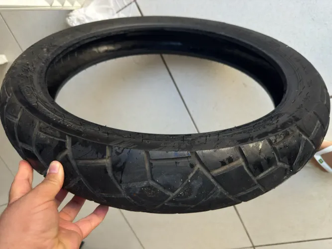 PNEU DIANTEIRO SEMINOVO