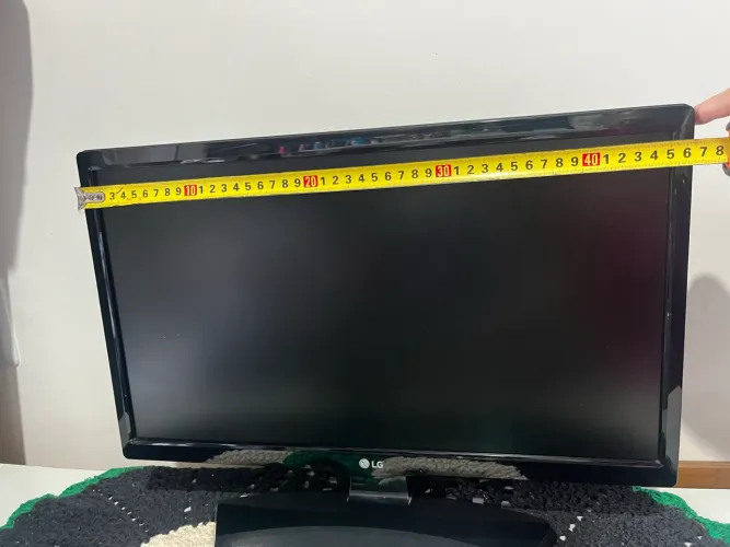 Monitor LG 21 polegadas em perfeito estado, ótima oportunidade!