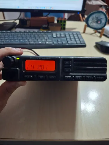 Rádio Base Vertex Standard + 7 Rádios Comunicadores