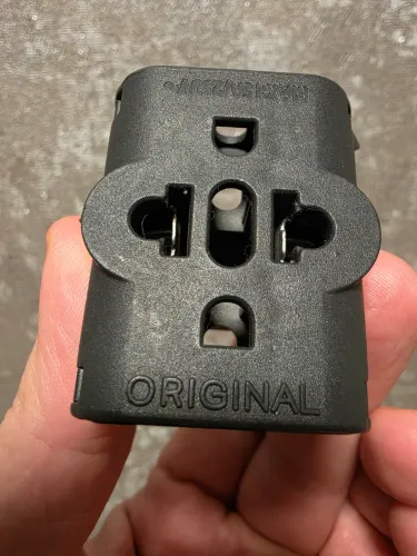 Adaptador Tomada 10 e 20 Amperes Bi Volt Padrão Brasileiro 110v 200v