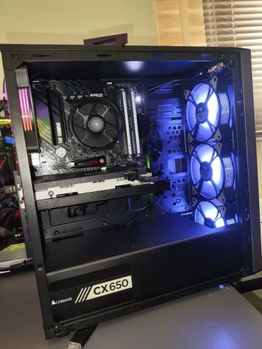 PC Gamer / Ryzen 5 + Asus TUF B550 wi-fi II + 16gb 3600MHz + RX 580 8gb