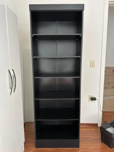 Estante preta 