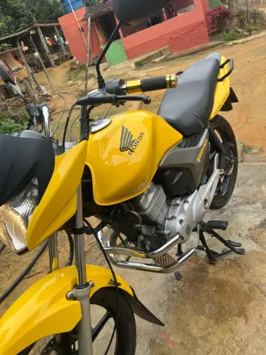 Honda CG 150 Titan EX 2012/2013 - Amarela - Muito conservada