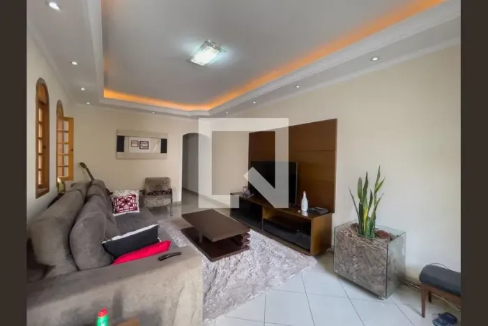 Casa à Venda - Vila Jacuí, 5 Quartos, 323 m2