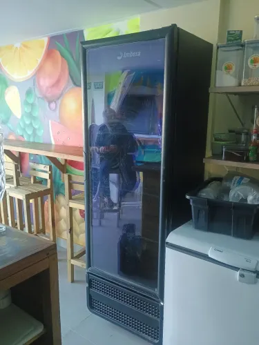 Geladeira e Cervejeira Imbera full black Led