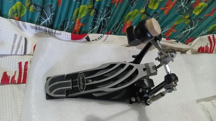 Pedal de bumbo Gibraltar excelente  estado, pode ser seu?