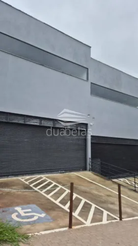 Aluga-se um Ponto Comercial, na Zona Norte.