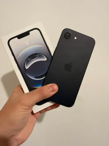 iPhone 16e