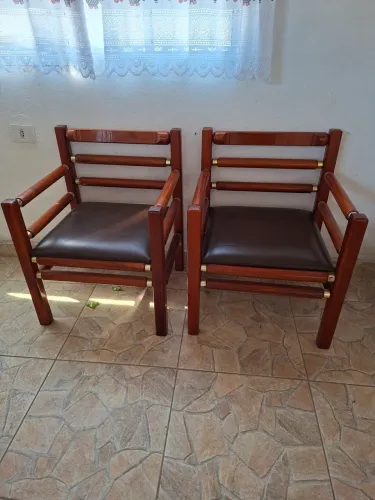Par de poltronas para sala de visitas