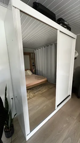 Vendo roupeiro estado de novo!!