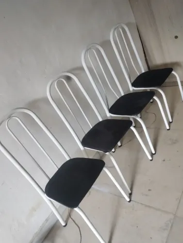 ENTREGO, conjunto de 4 cadeiras de aço 