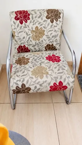 OPORTUNIDADE PRA HOJE Poltrona floral pra sair hoje