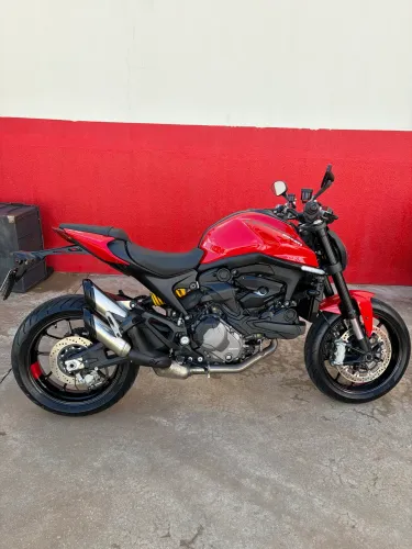 Ducati Monster 937 , ano 2022