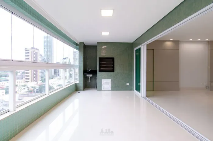 Aparamento no Centro de Maringá, praticamente novo