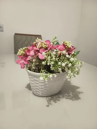 Arranjo Floral Artificial Rosa e Branco em Vaso Decorativo