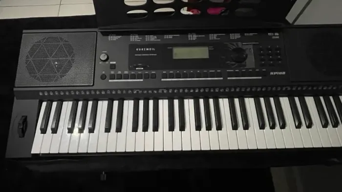 TECLADO ARRANJADOR KP100 - KurzWeil