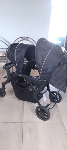 Carrinho infantil para gêmeos 