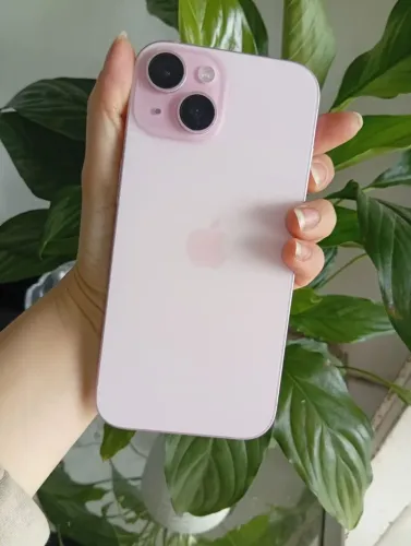 iPhone 15 semi novo