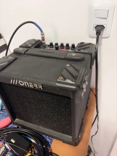 Amplificador guitarra 20w Onner