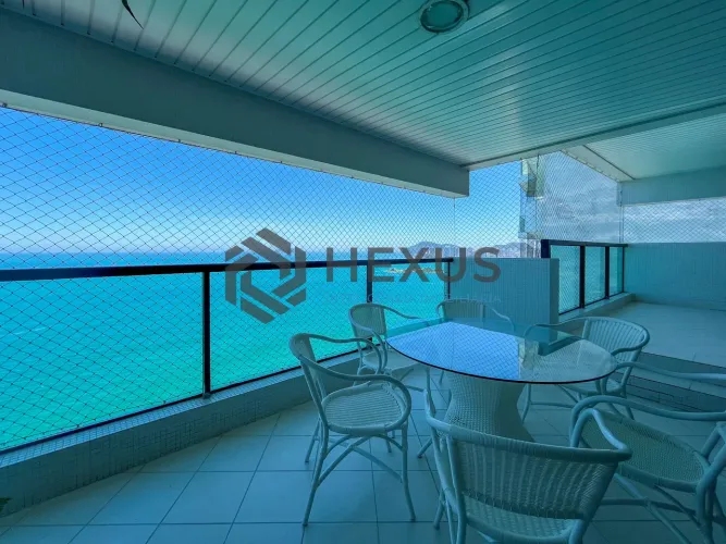 Apartamento frente mar varanda gourmet e lazer na Praia das Pitangueiras, Guaruja