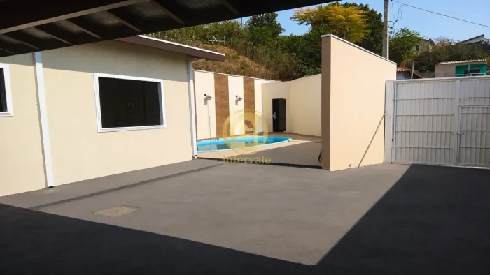 Casa Térrea Completa: Conforto, Lazer e Localização Estratégica! 2 quartos, 1 suíte, Pisci
