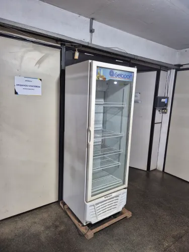 Geladeira expositora / Cervejeira GELOPAR GPTU-40 220V