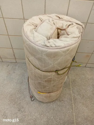 Vendo 2 colchão de solteiro a 50 cada mesa e 40 e 50 reais lavatório 50 cadeira de praia e