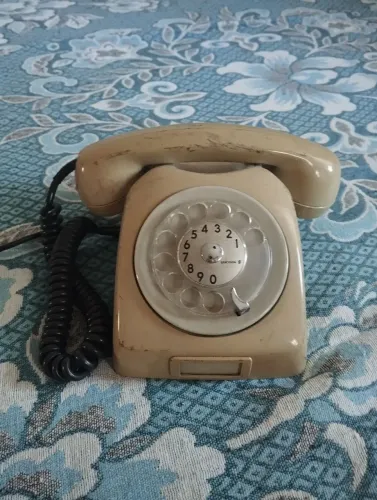 Telefone antigo