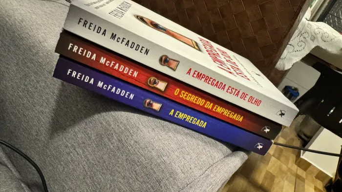 Coleção de livros - A empregada 