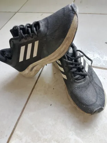 Sapato preto da Adidas