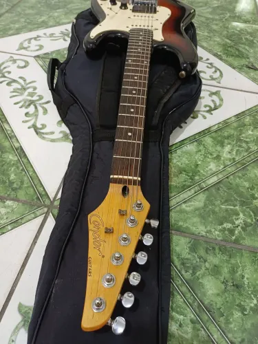 Guitarra condor stratocaster 