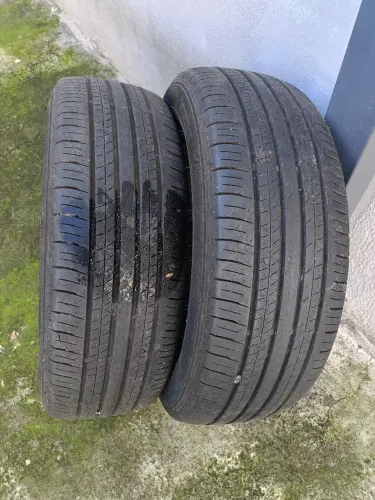 Par de pneus DUNLOP 215/60/17
