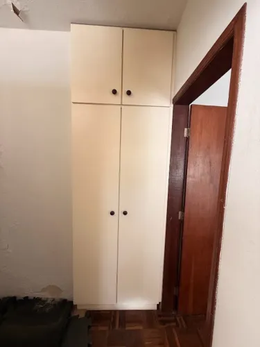 Armário de embutir - 2,65 x 0,88 x 0,29 - MDF com fórmica - 7 prateleiras