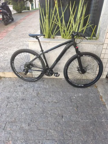 Bike ksw, com 21 vel,câmbios Shimano.